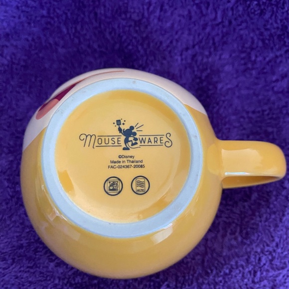 Disney Parks Minnie Mouse Mug / Cup - Picture 4 of 4